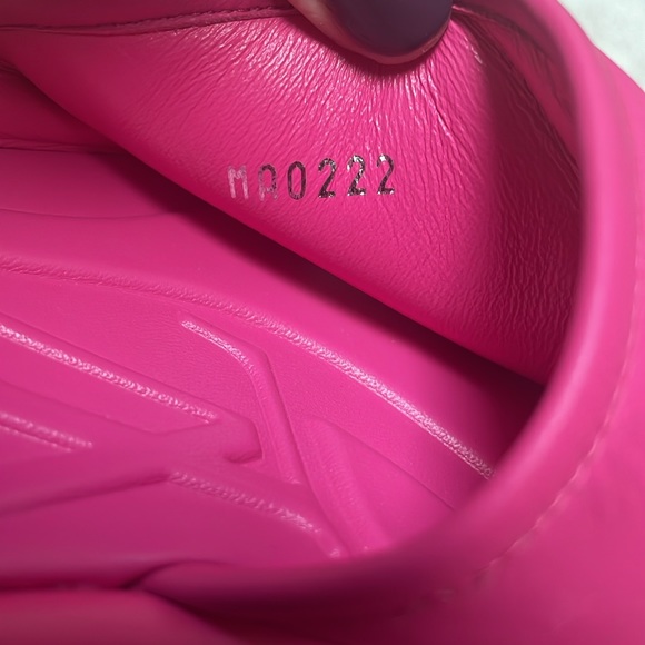 Louis Vuitton Slides/Sandals - Picture 10 of 16